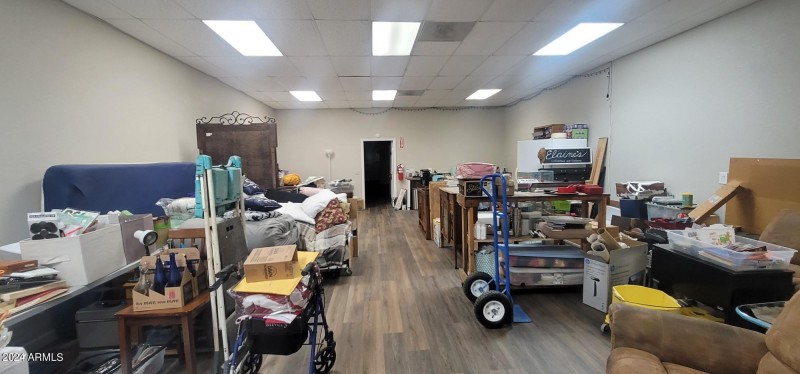 1113 G Ave 2nd room lights