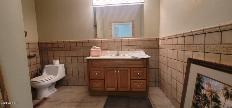 1113 G Ave bathroom vanity