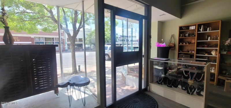 1113 G Ave entrance glass door