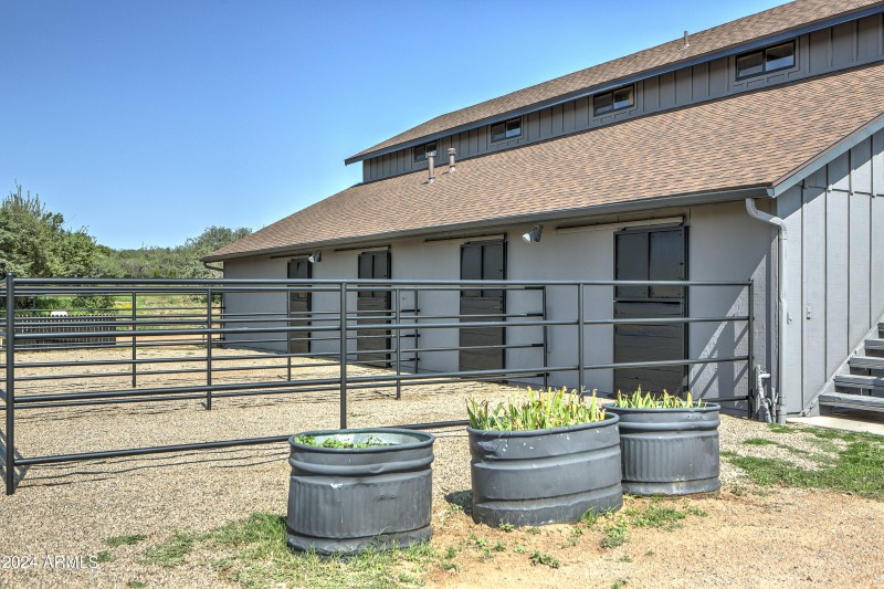 Barn