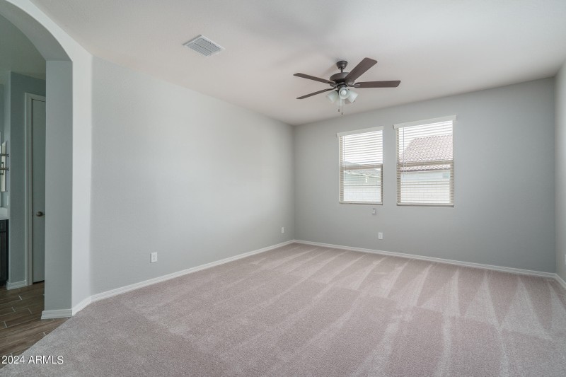 7B) PRIMARY BEDROOM DOWN