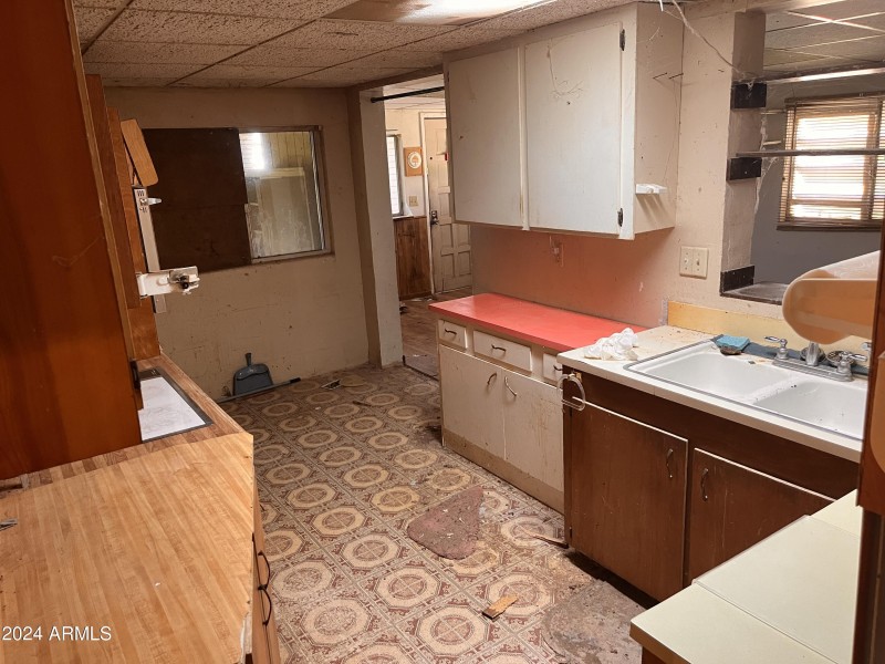 04 Kitchen a