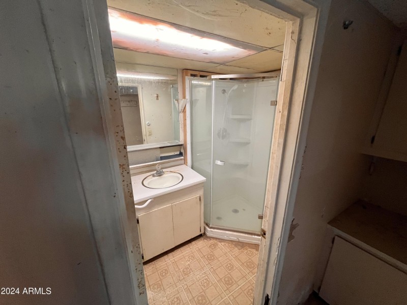 05 Bathroom a