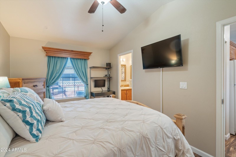 18-Master Bedroom