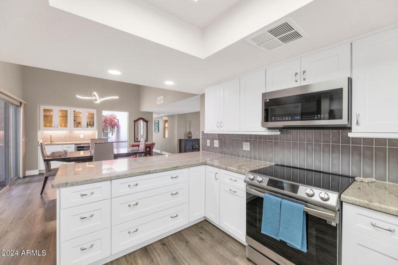 7948 E Vista Dr-large-017-015-7948 E Vis