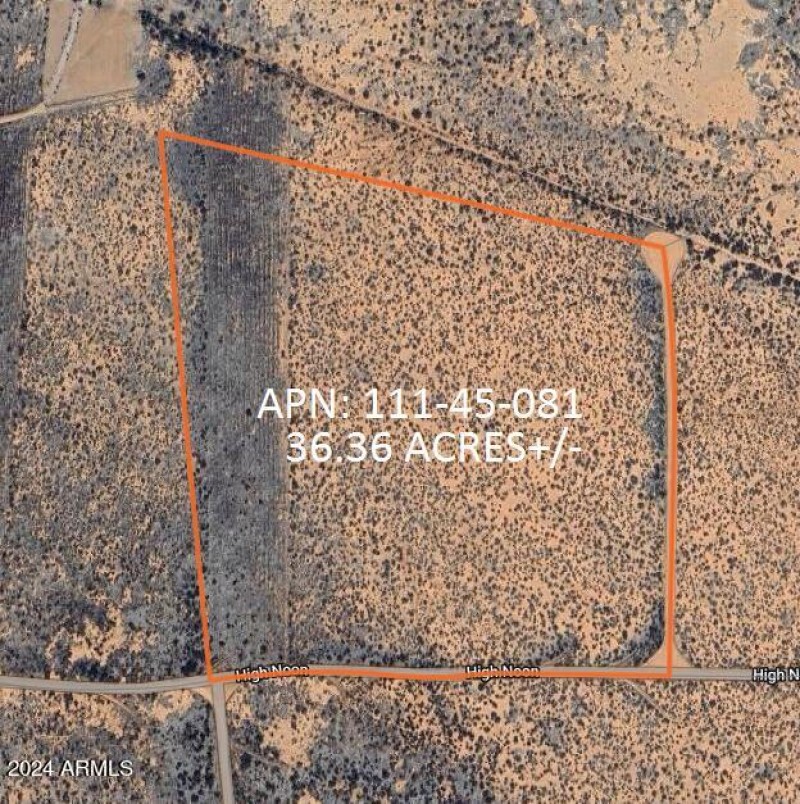 8980 N Robbers Roost RD