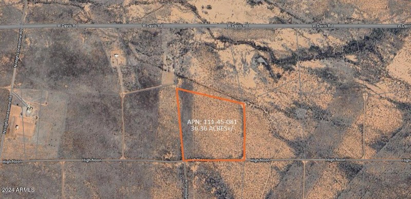 8980 N Robbers Roost RD