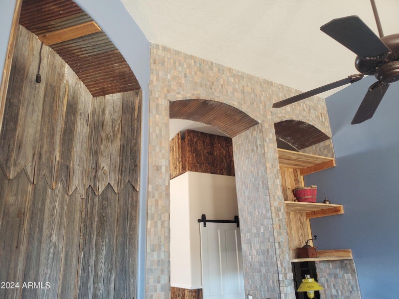 great room arches 005