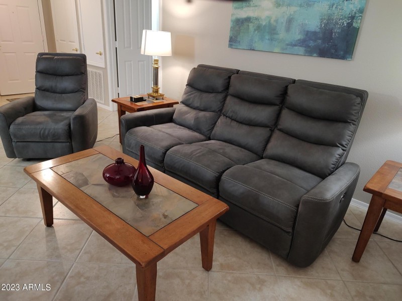 Frontroom Area