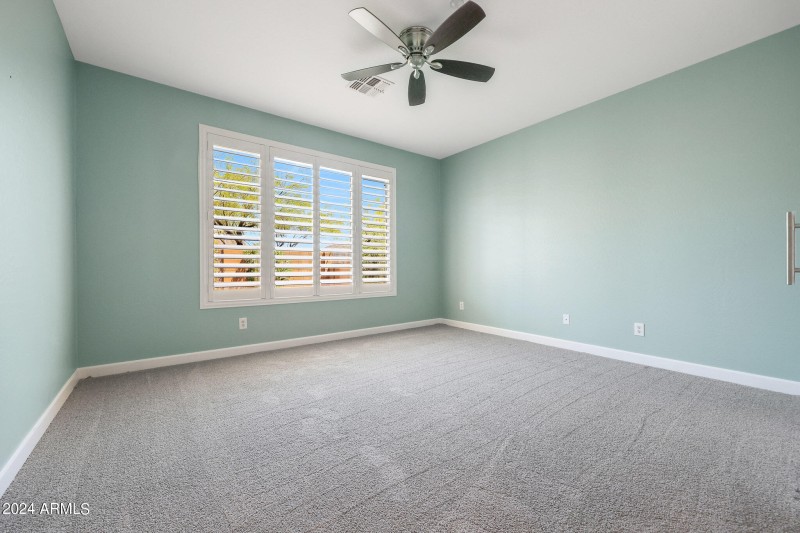 18 Extra Large Primary Bedroom