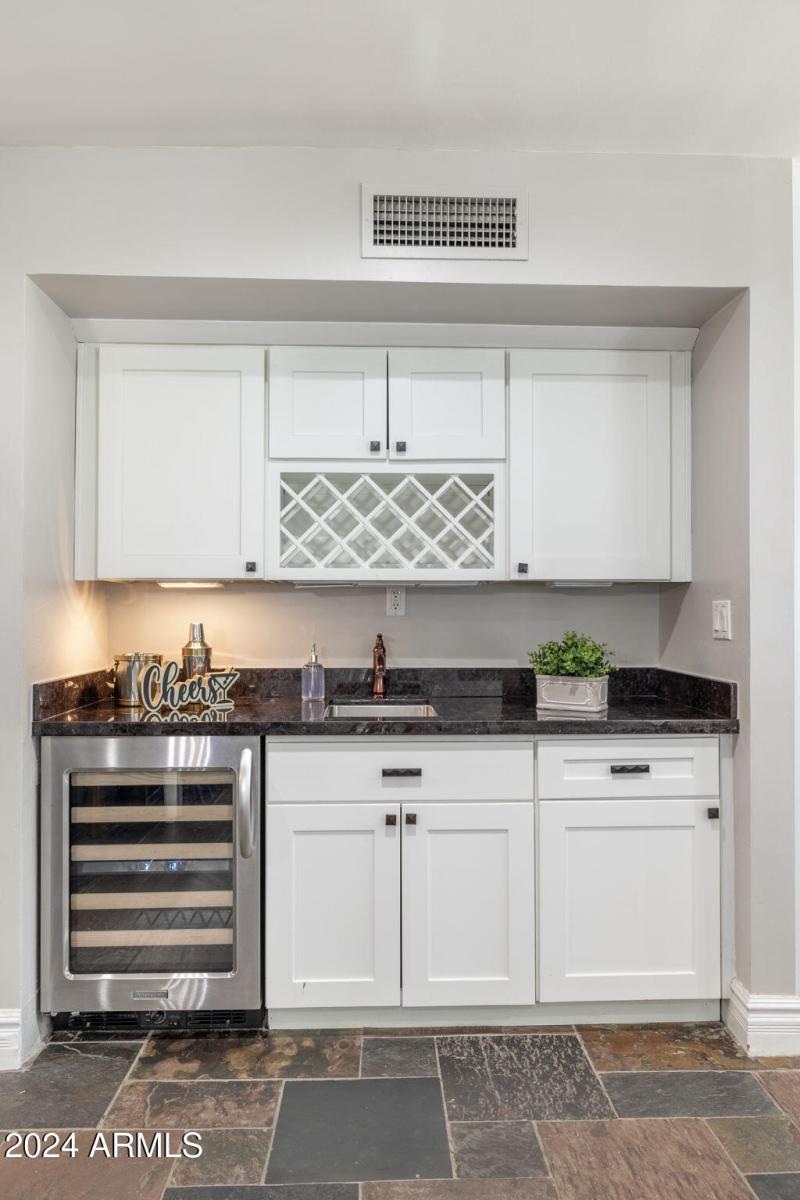 20-web-or-mls-5948-e-corrine-dr