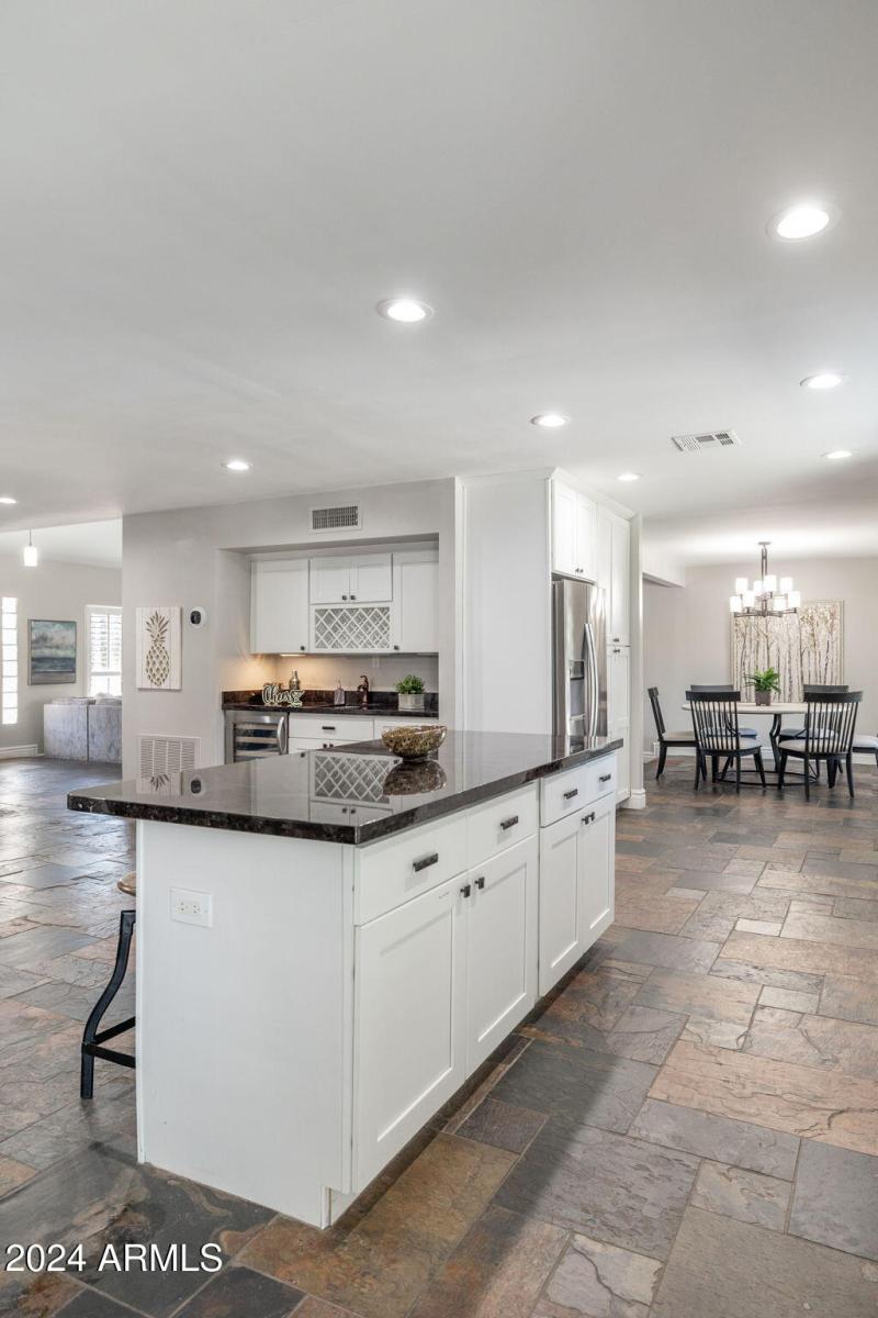 21-web-or-mls-5948-e-corrine-dr