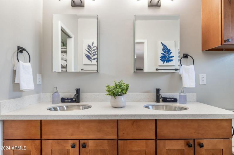 33-web-or-mls-5948-e-corrine-dr