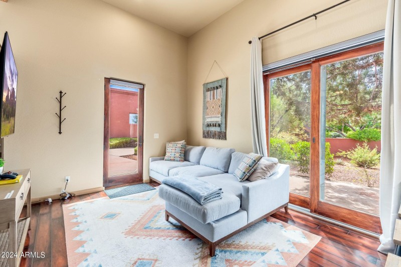 Guest House Living