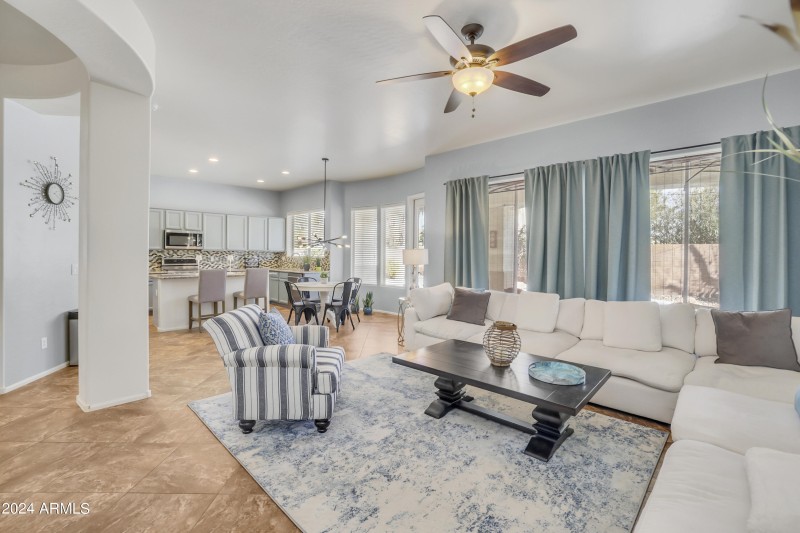 05 Family Room b