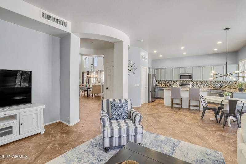 05 Family Room c