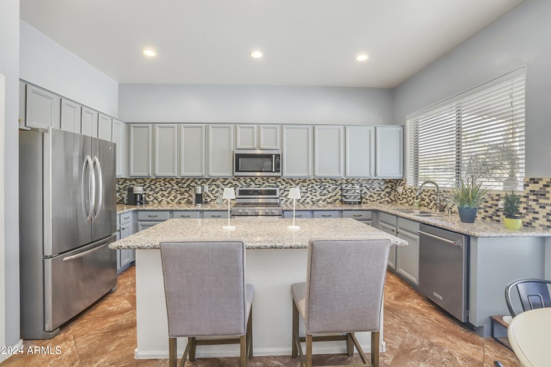 06 Kitchen b