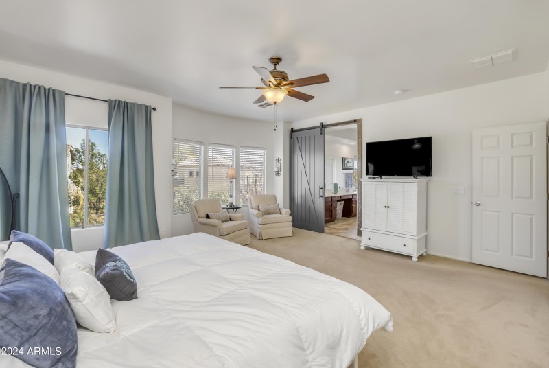 11 Primary Bedroom b