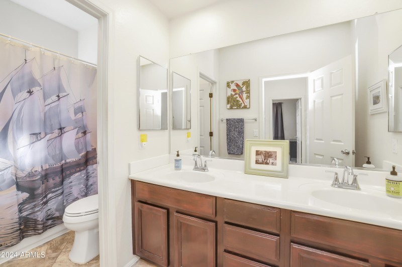 16 Upstairs Full Bath
