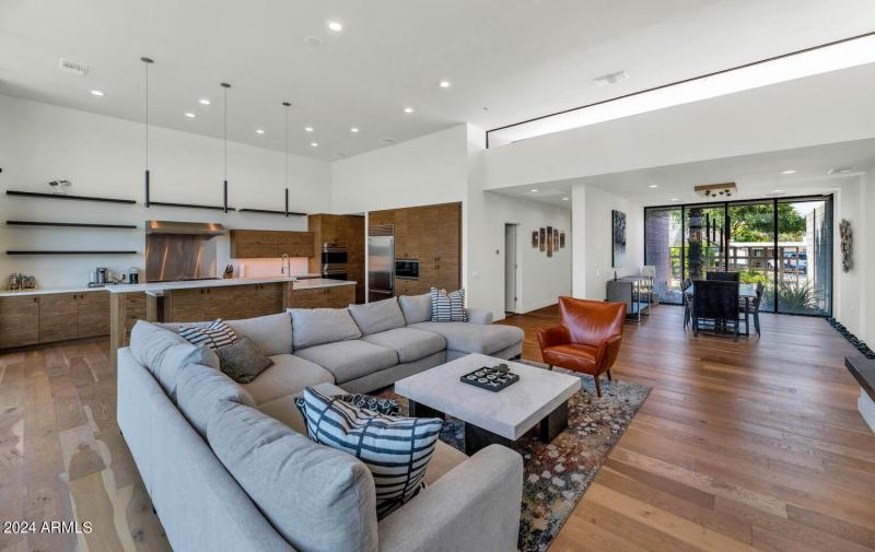 4602 E Glenrosa Ave-large-013-014-4602 E