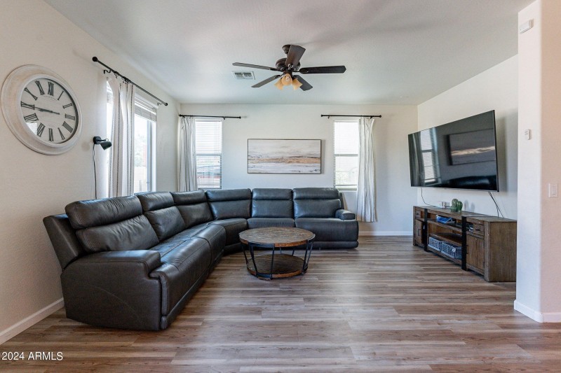 15-web-or-mls-Riviera-15
