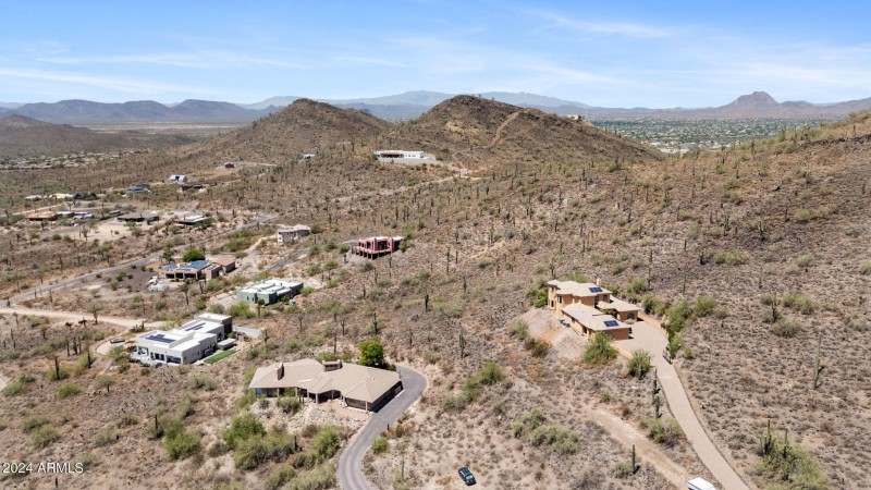 6-web-or-mls-37036-n-31st-ave