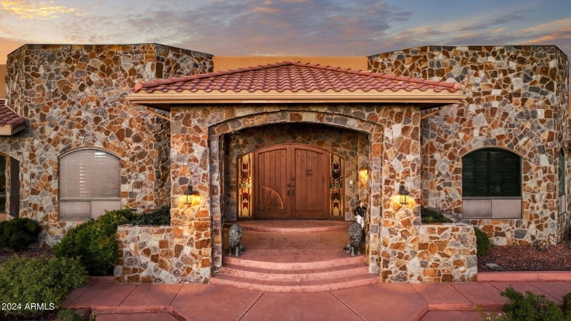 004_Stately Front Entry