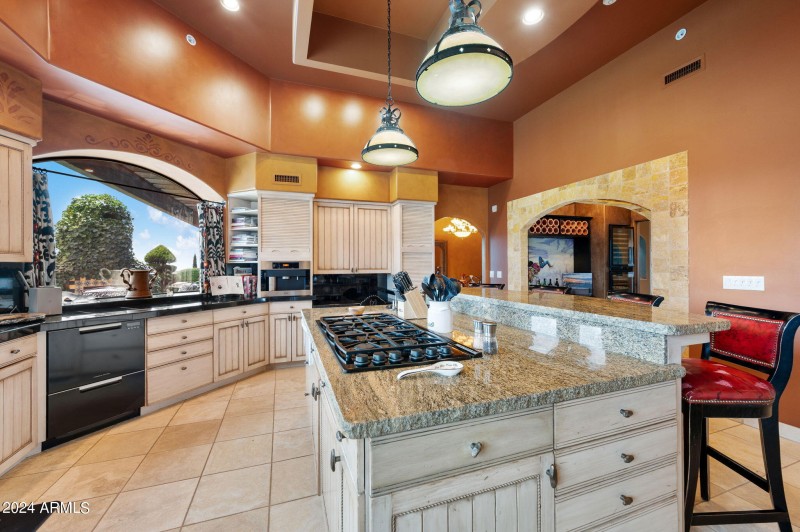 029_Kitchen w Island