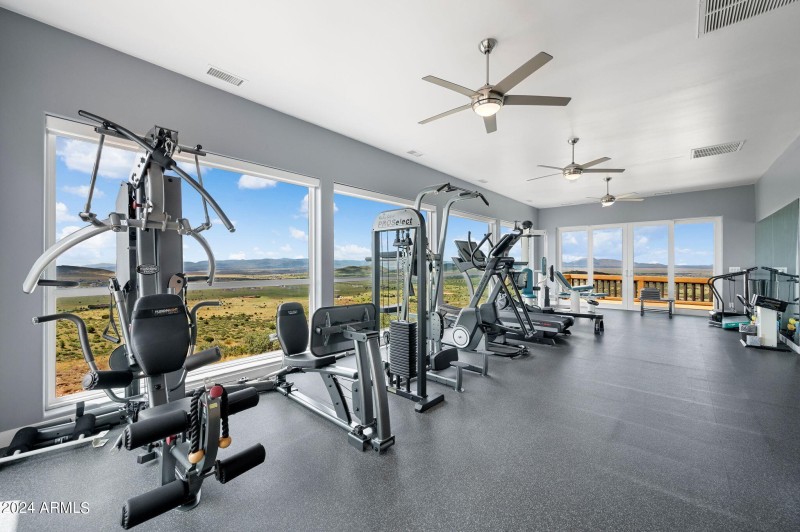 034_Gym w Endless Views