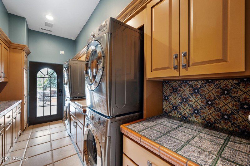 056_Laundry Room w Dual W&D