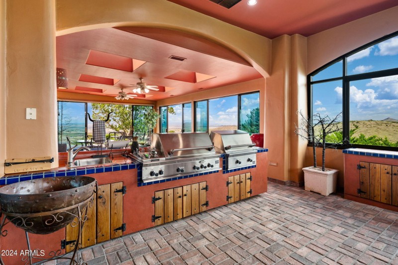 069_AZ Room w 2 Indoor BBQ's