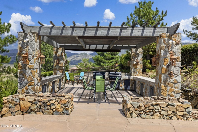 091_Pergola w Kitchenette