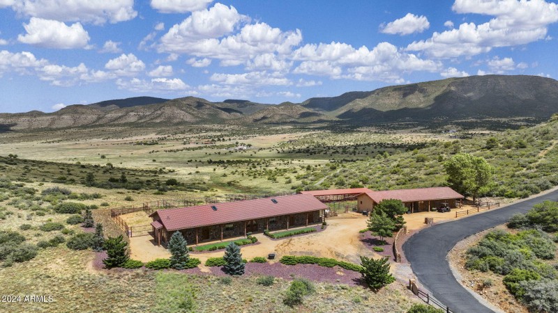 137_Aerial Stable & Guest Residence