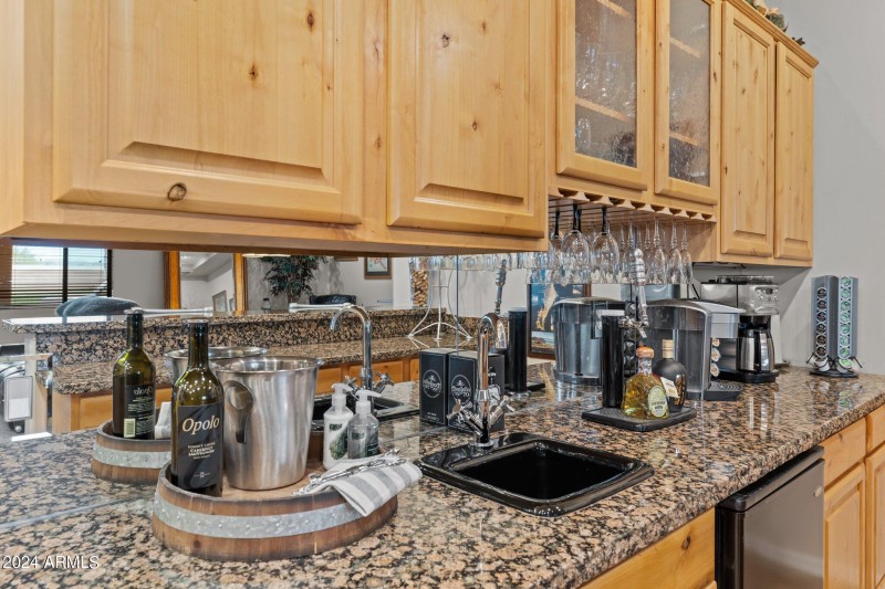 Bar w/sink & kegerator