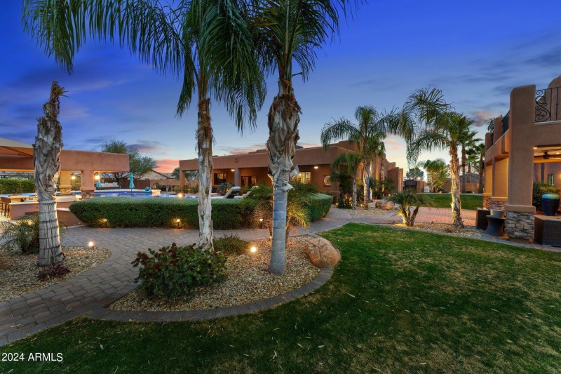 Uplighting around pool