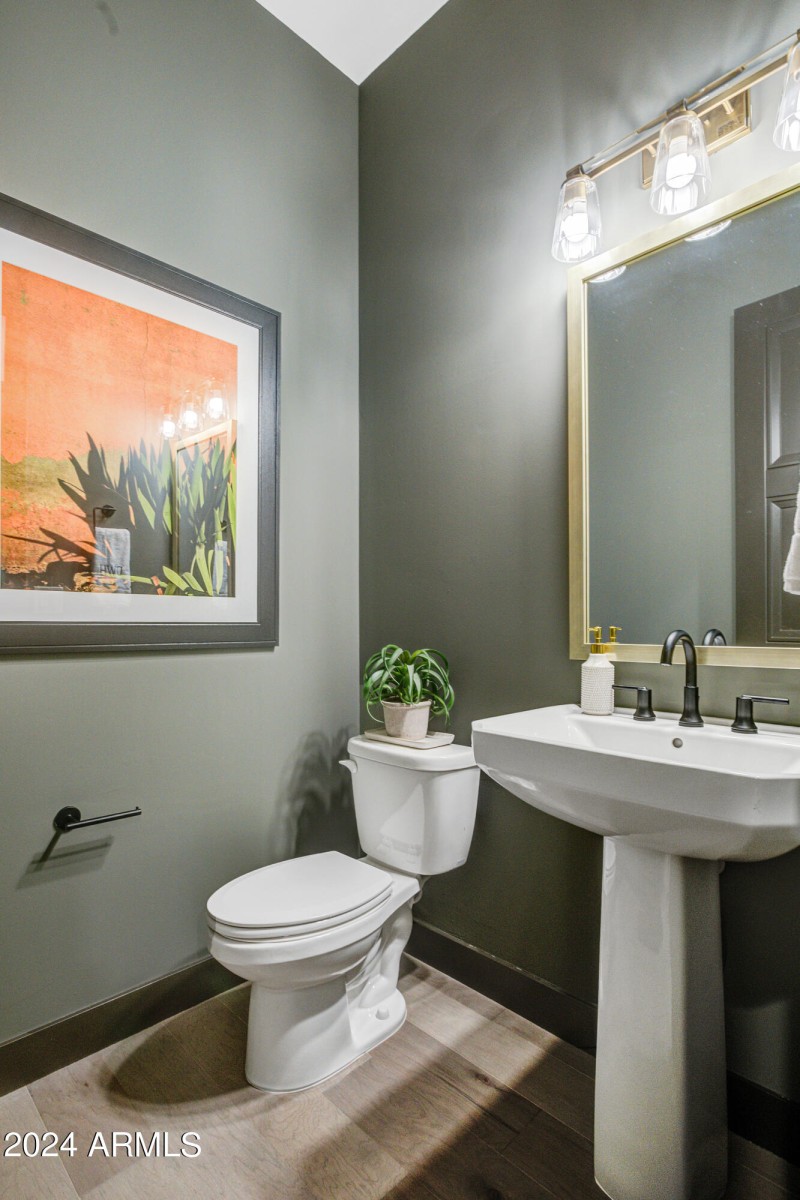 019_Powder Room