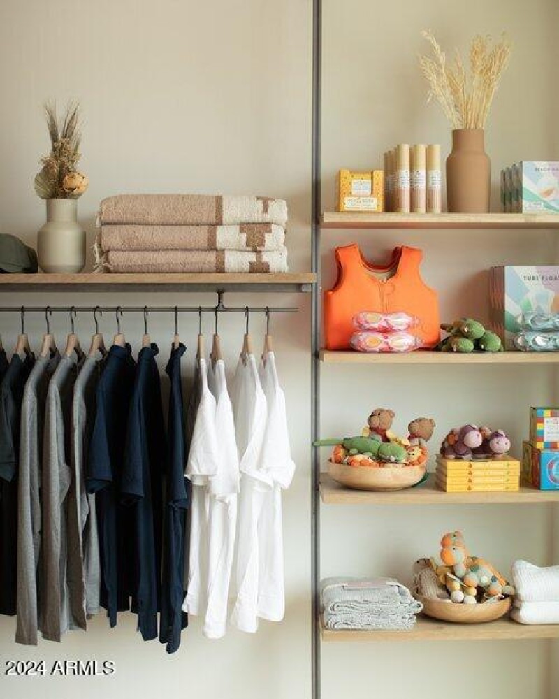 Honey & Sol Store & Cafe