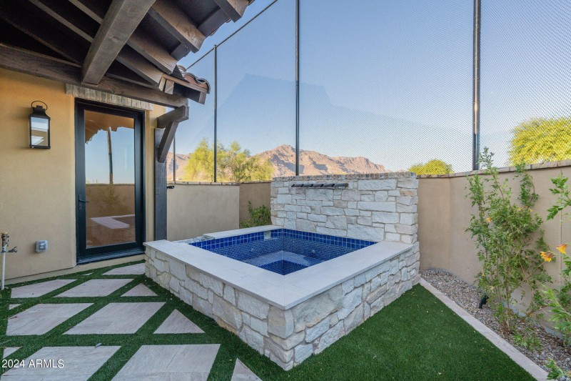 56-web-or-mls-Quarter - HD-50