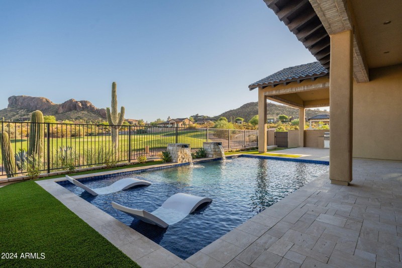 58-web-or-mls-Quarter - HD-58