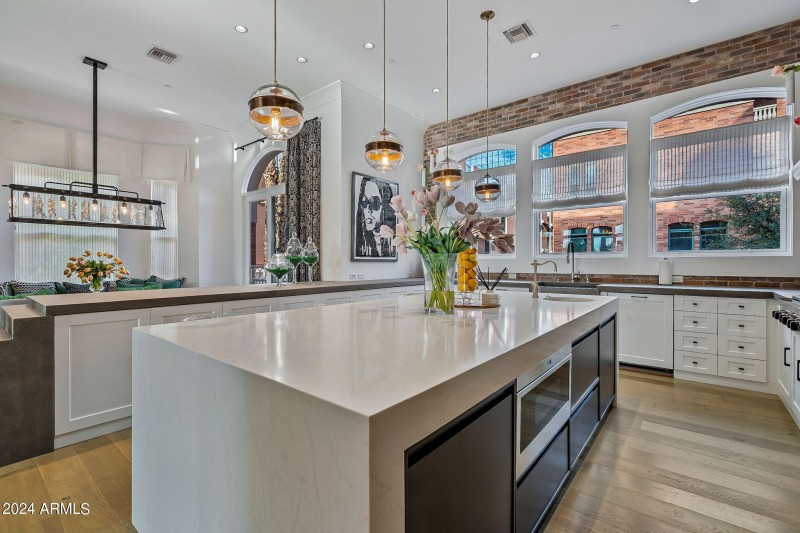 Kitchen/Dining