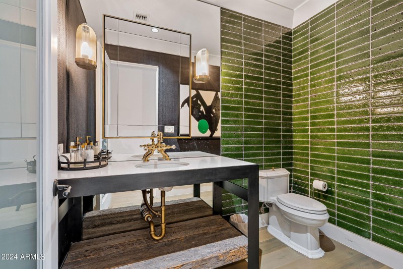 Floor 3 Bath