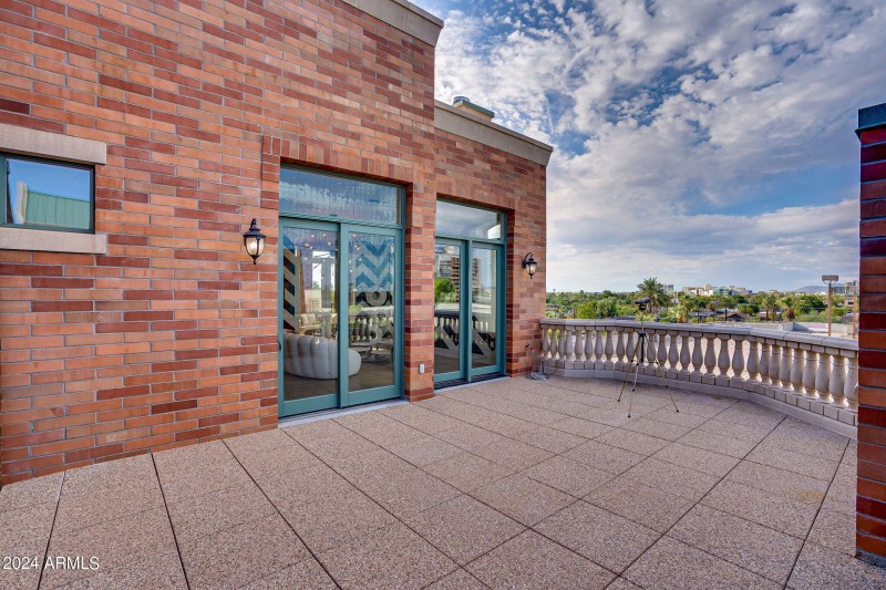 5th Floor Balcony