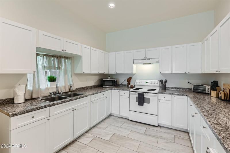 2233 East Sheridan St - Web Quality - 01