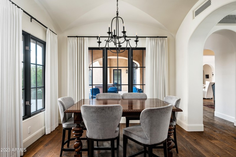 Breakfast room
