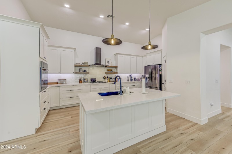 35925 N 30th Dr-9