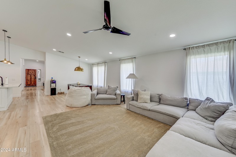 35925 N 30th Dr-15
