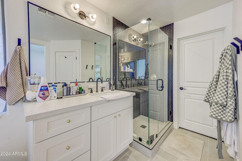 35925 N 30th Dr-22