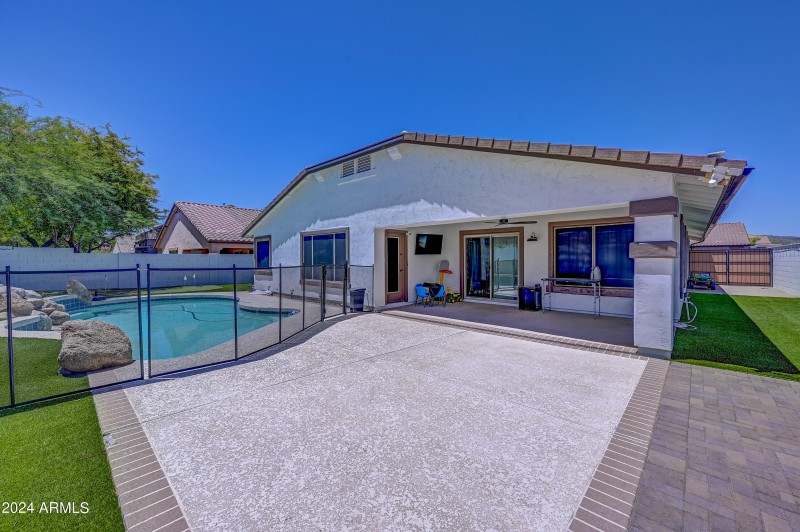 35925 N 30th Dr-29