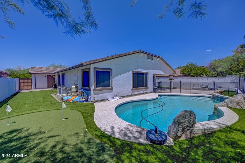 35925 N 30th Dr-32