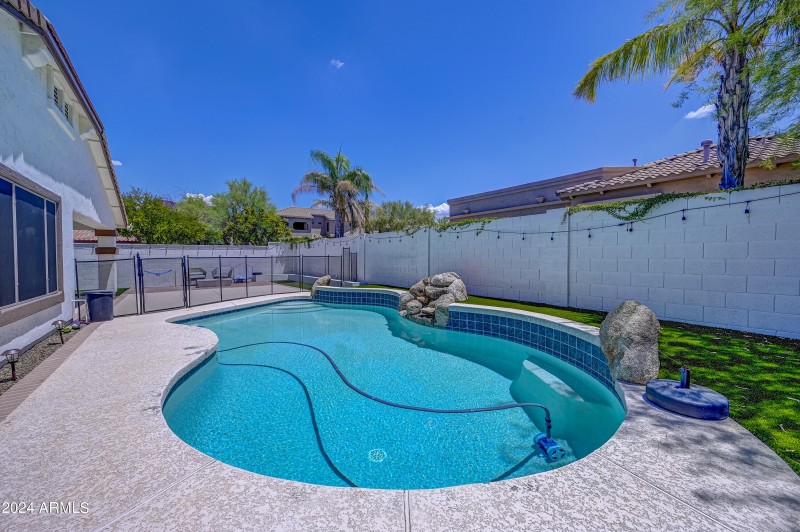 35925 N 30th Dr-33